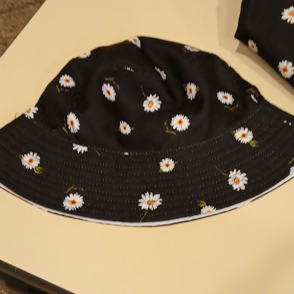 Bucket hat with matching bag.